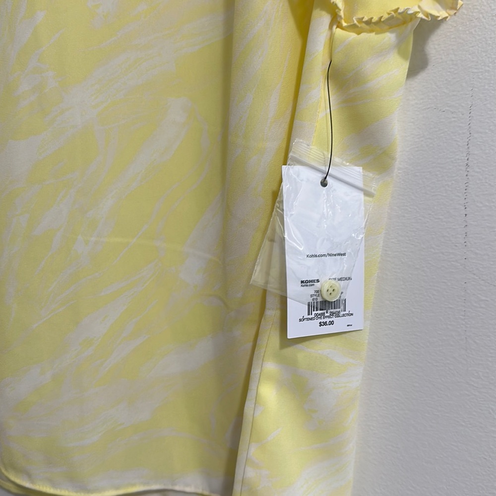 NWT Nine West Yellow White Pleated Flutter Sleeves Blouse Women Medium - Picture 2 of 5